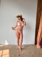 Cargar imagen en el visor de la galería, Sabor Fresa Bikini
