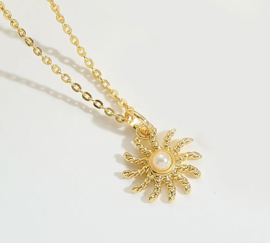 Pearl sun summer necklace